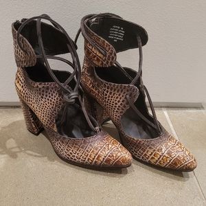 FreeBirds Joyce Lace-up Bootie Brown Heels Size 10